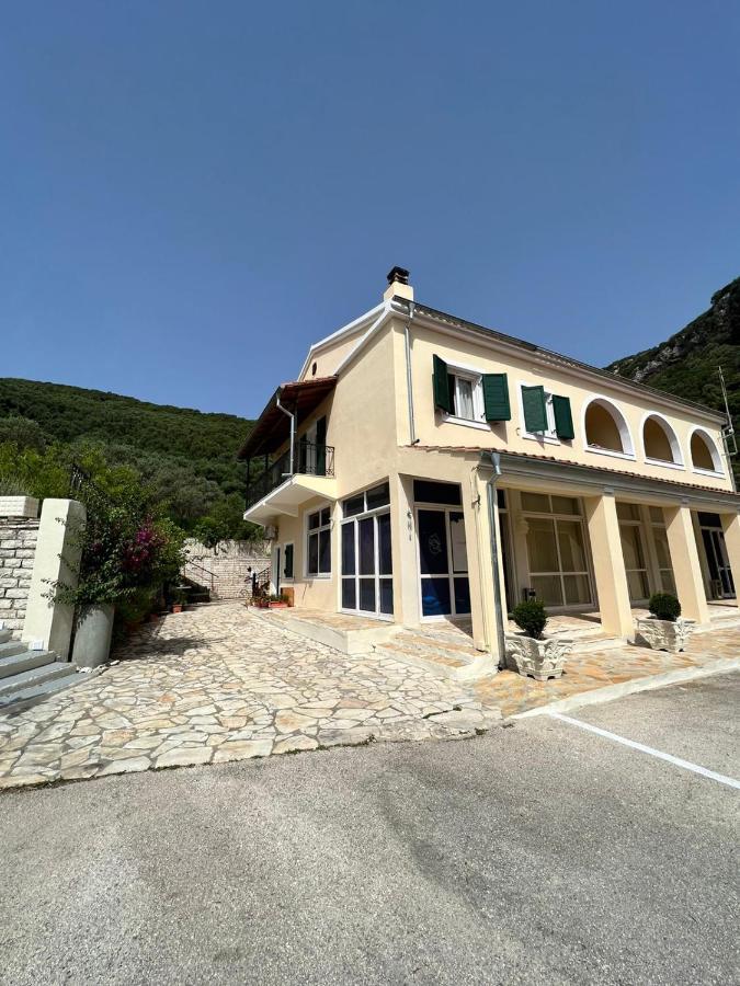 Lithino Apartments - 5Min From The Beach Agios Ioannis Peristeron  Ngoại thất bức ảnh