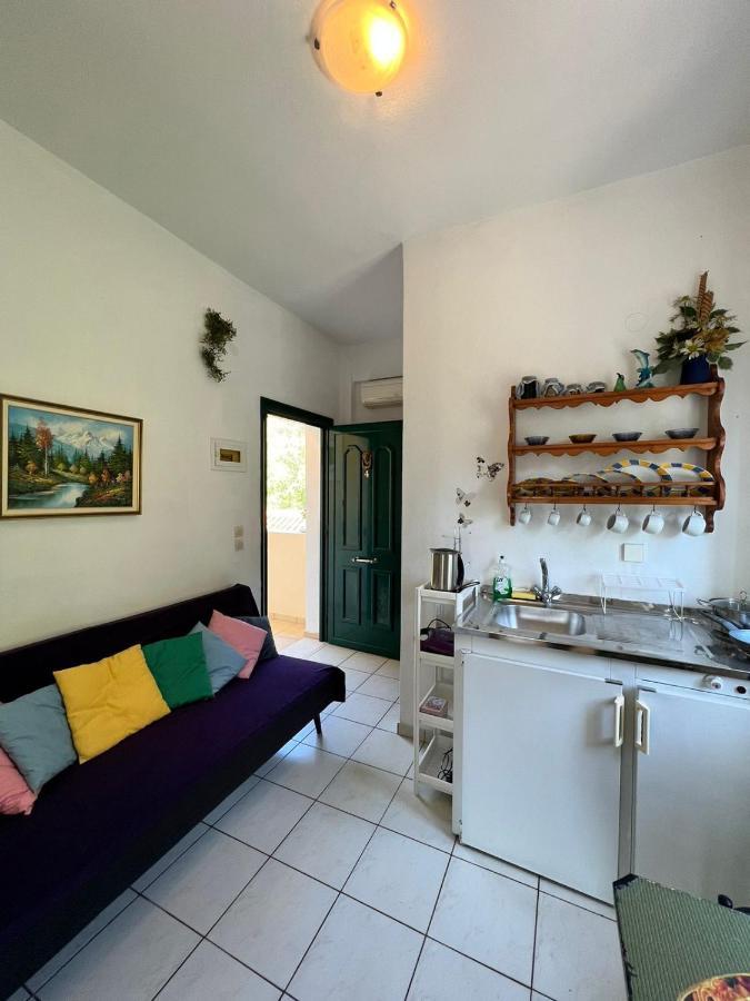 Lithino Apartments - 5Min From The Beach Agios Ioannis Peristeron  Ngoại thất bức ảnh