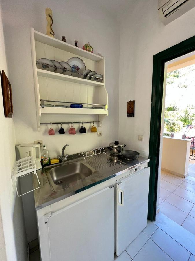 Lithino Apartments - 5Min From The Beach Agios Ioannis Peristeron  Ngoại thất bức ảnh